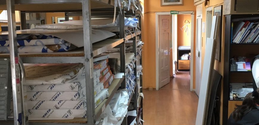 Proprietà commerciale con molto potenziale in Dianabad